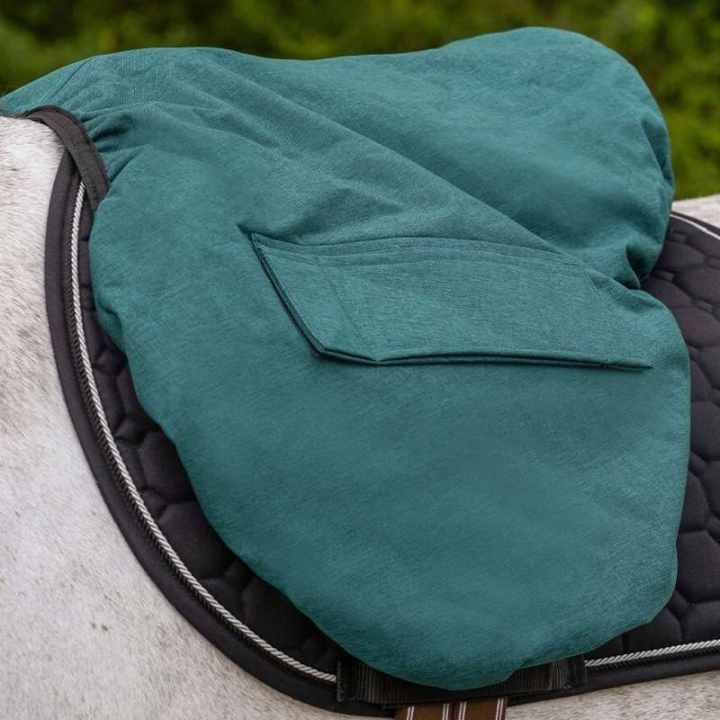 Sadelöverdrag Water Repellent Mörkgrön i gruppen Hästutrustning / Tillbehör / Sadelskydd hos Horseonline AB (3163DGR0DGN)