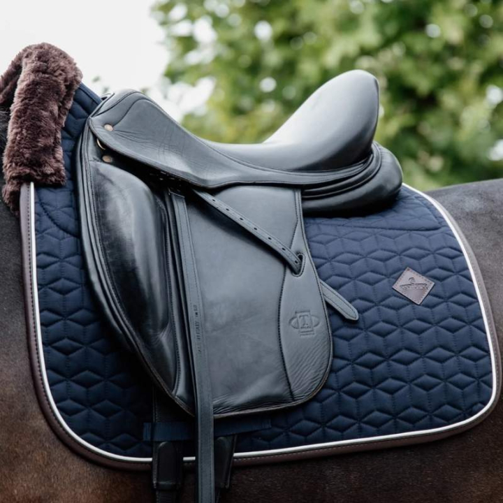 Dressyrschabrak Skin Friendly Marinblå i gruppen Hästutrustning / Schabrak / Dressyrschabrak hos Horseonline AB (4246803DRNA_r)