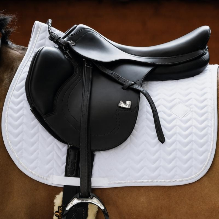 Schabrak Fishbone Vit i gruppen Hästutrustning / Schabrak / Allround-, hoppschabrak hos Horseonline AB (4257402SJWH_r)