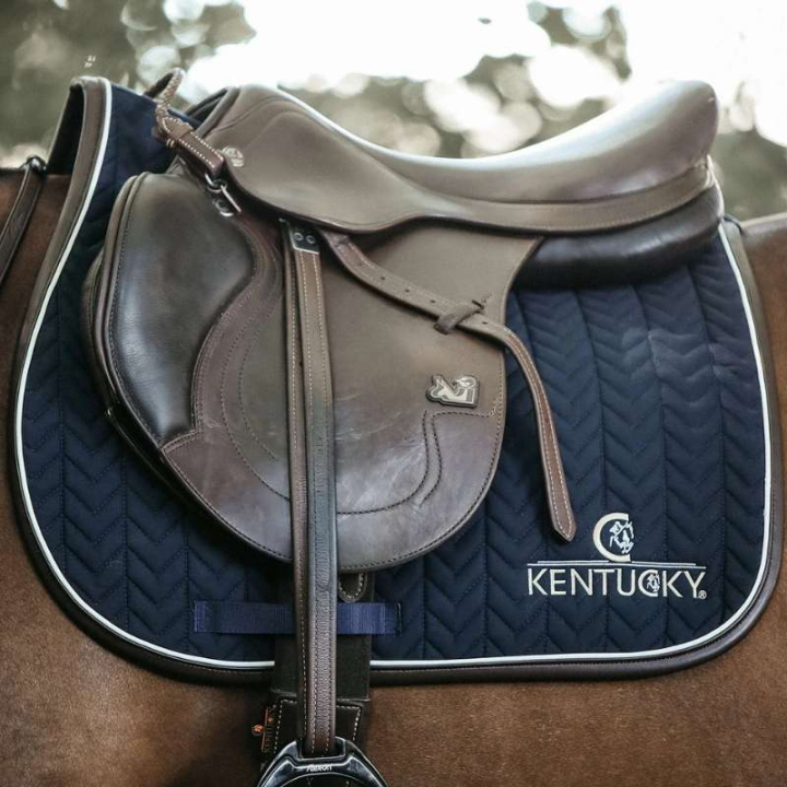 Schabrak Leather Fishbone Marinblå i gruppen Hästutrustning / Schabrak / Allround-, hoppschabrak hos Horseonline AB (4257603SJNA_r)