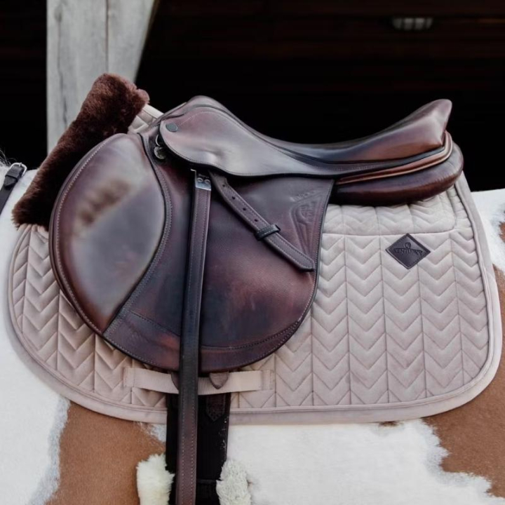 Schabrak Skin Friendly Velvet Beige i gruppen Hästutrustning / Schabrak / Allround-, hoppschabrak hos Horseonline AB (4270632SJBE_r)