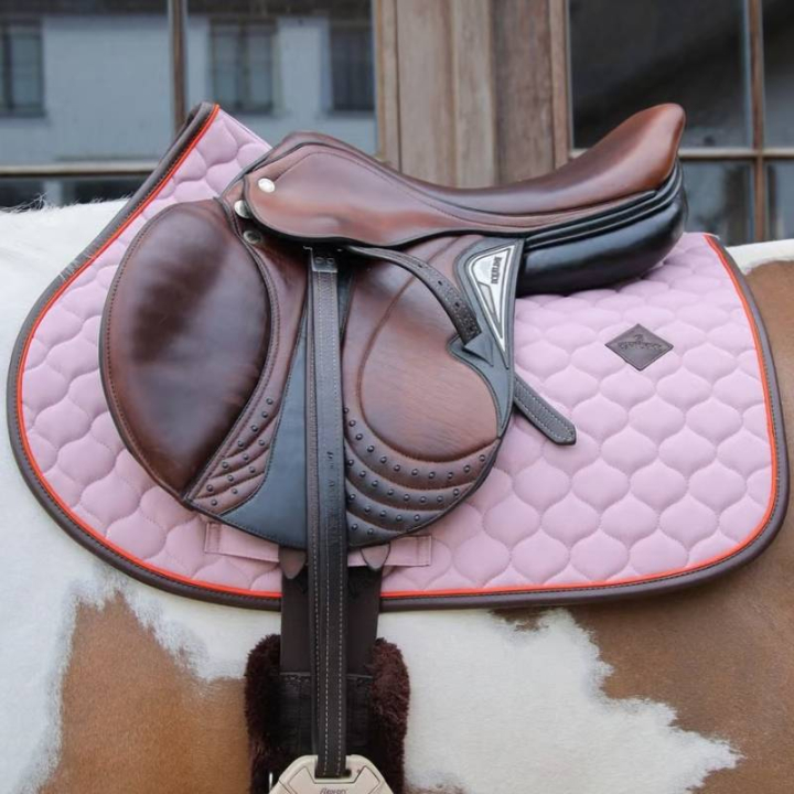 Schabrak Onion Quilt Leather Lavender i gruppen Hästutrustning / Schabrak / Allround-, hoppschabrak hos Horseonline AB (4274378SJPU_r)