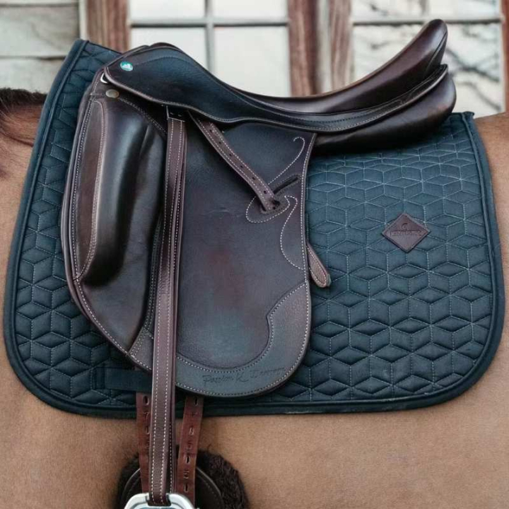 Dressyrschabrak Classic Grå i gruppen Hästutrustning / Schabrak / Dressyrschabrak hos Horseonline AB (42803DrGr_r)