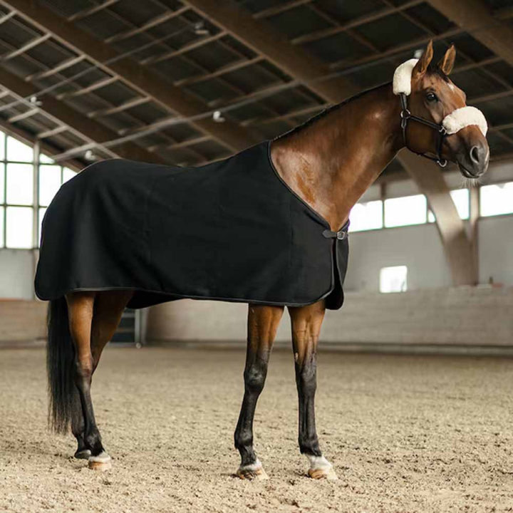 Ulltäcke HS Vilma Svart i gruppen Hästtäcken / Tävlings- & Transporttäcken hos Horseonline AB (603783BA_r)