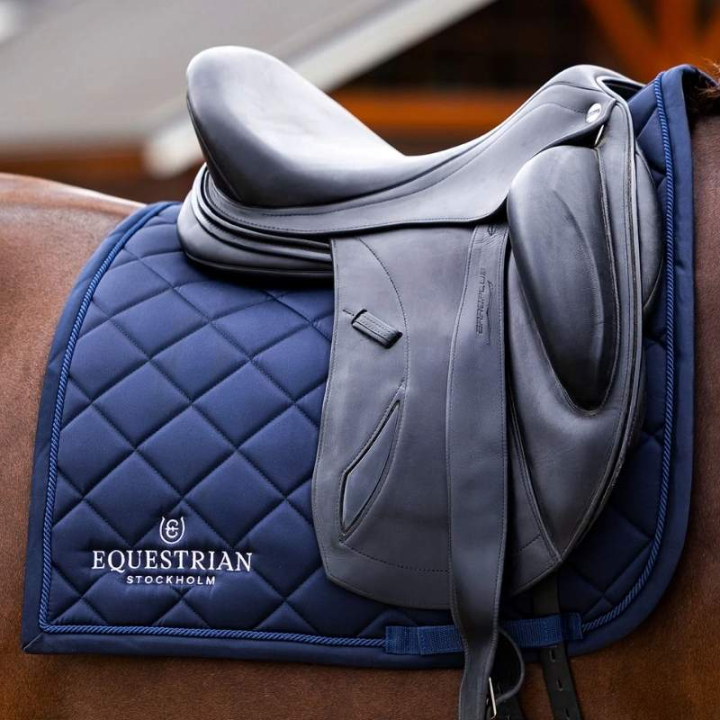 Dressyrschabrak ES Line Midnight Blue i gruppen Hästutrustning / Schabrak / Dressyrschabrak hos Horseonline AB (734020644106NA_r)