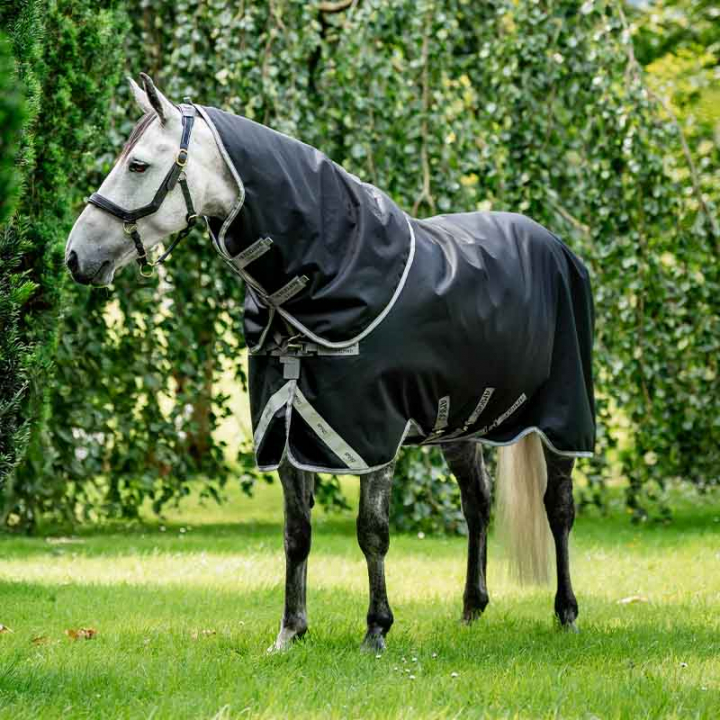 Utetäcke med Hals Amigo Bravo 12 Plus 100g Svart/Grå i gruppen Hästtäcken / Utetäcken / Övergångstäcken hos Horseonline AB (AARPLFBA)