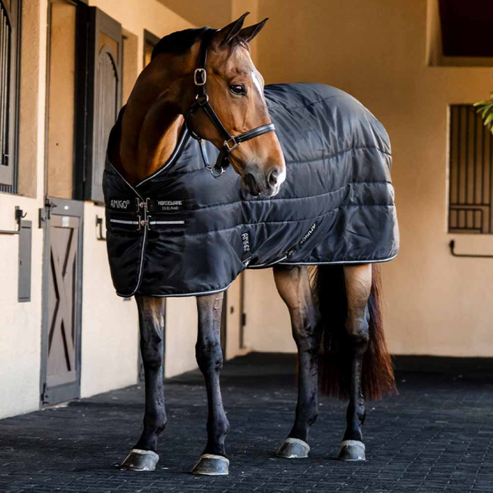 Stalltäcke Amigo Insulator Ripstop 210D 100g Svart/Silver i gruppen Hästtäcken / Stalltäcken hos Horseonline AB (ABRDM1KKIBASI_r)