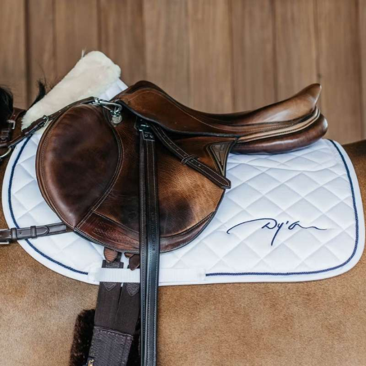 Schabrak Skin Friendly Vegan Sheepskin Vit i gruppen Hästutrustning / Schabrak / Allround-, hoppschabrak hos Horseonline AB (HO22LWHFWH_r)