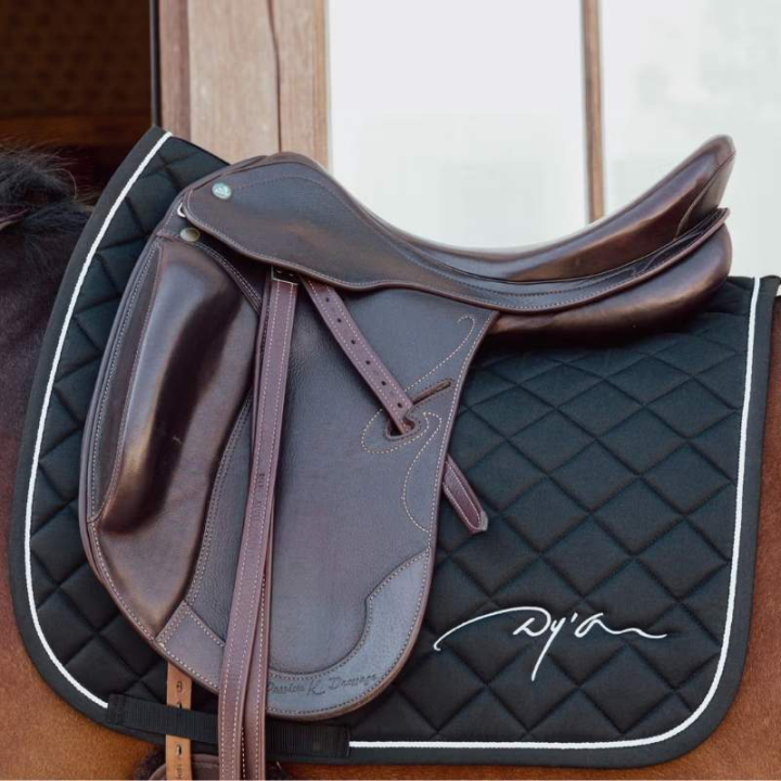 Dressyrschabrak Diamond Svart i gruppen Hästutrustning / Schabrak / Dressyrschabrak hos Horseonline AB (HO22MBLFBA_r)
