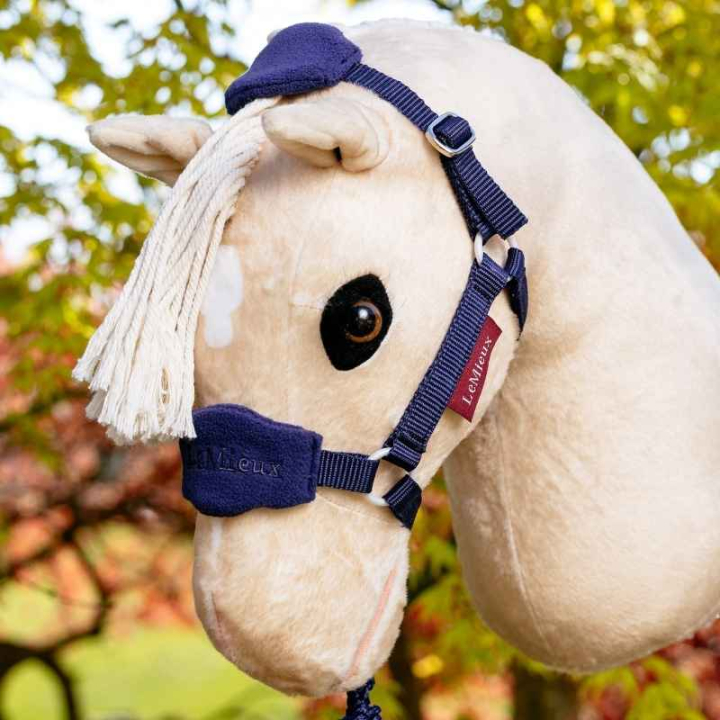 Grimma & Grimskaft till Käpphäst Vogue Marinblå i gruppen Käpphästar & Leksakshästar / Utrustning till Käpphäst hos Horseonline AB (IT075800NA)