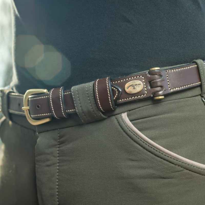 Skärp Flat Leather Brun i gruppen Ridkläder / Accessoarer / Skärp hos Horseonline AB (RI19ABR10BR_r)