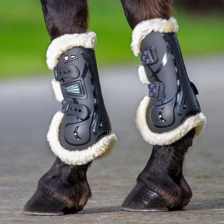 Carbon Benskydd Fleece Svart i gruppen Hästutrustning / Benskydd & Benlindor / Senskydd hos Horseonline AB (SH1927Sv_r)