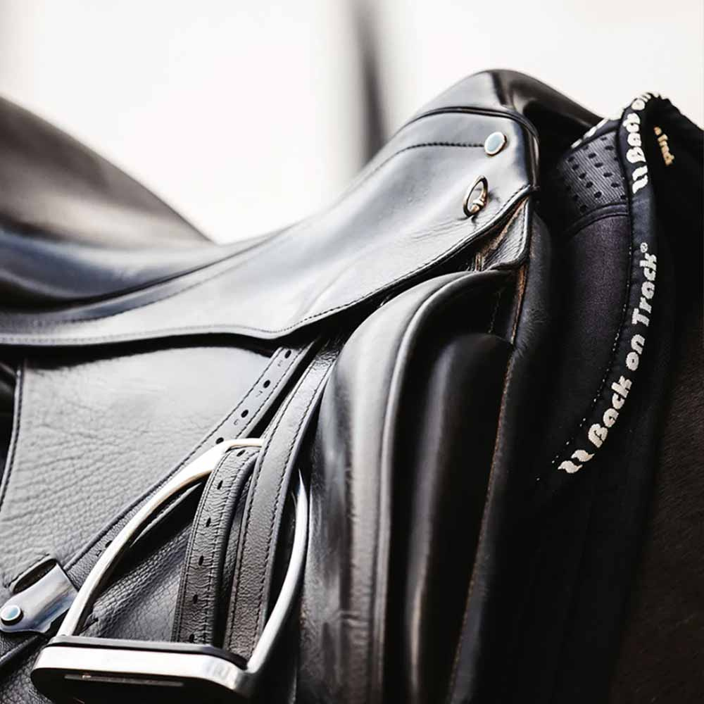 Sadelpad Aurora Impact Svart