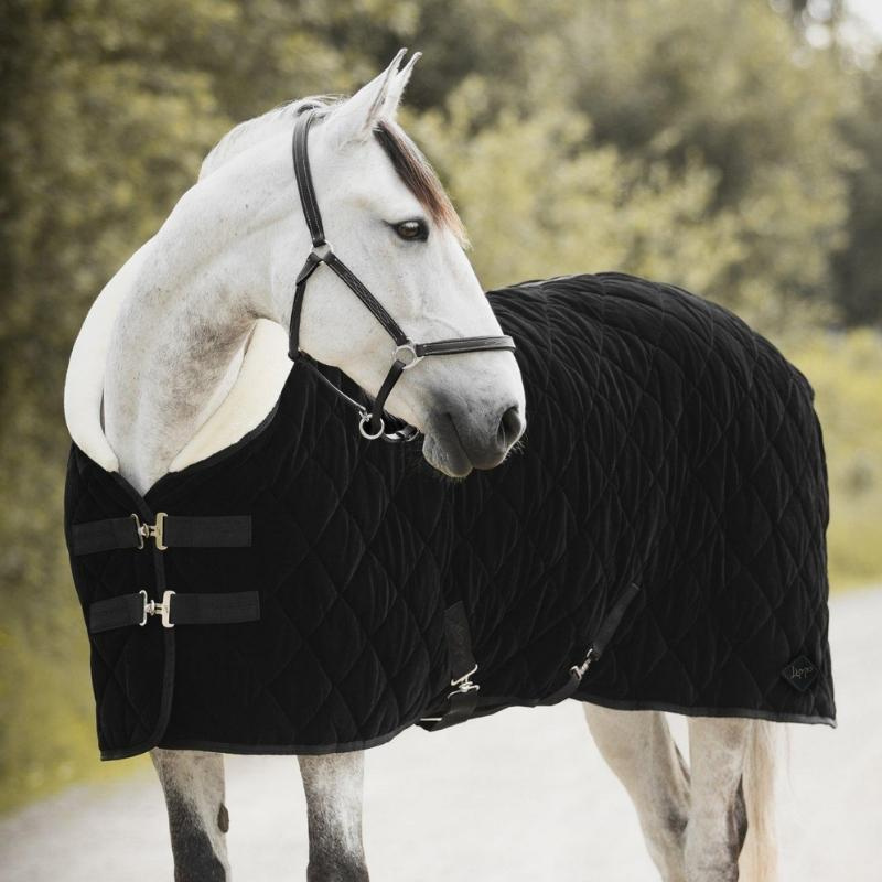 Tävlingstäcke Black Velvet 150g Svart
