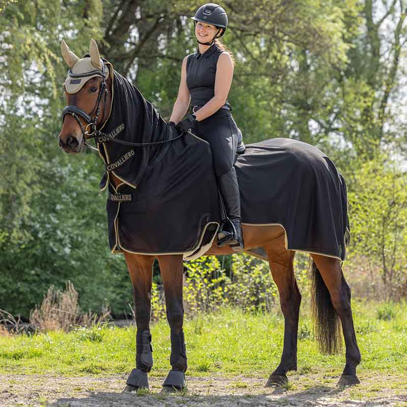 Ridflugtäcke Anatomical Svart