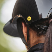 Ridhjälm MIPS Strixx Competition Wide Peak Glossy Svart Ridhjälm MIPS Strixx Competition Wide Peak Glossy Svart