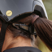 Ridhjälm MIPS Strixx Competition Wide Peak Glossy Svart Ridhjälm MIPS Strixx Competition Wide Peak Glossy Svart