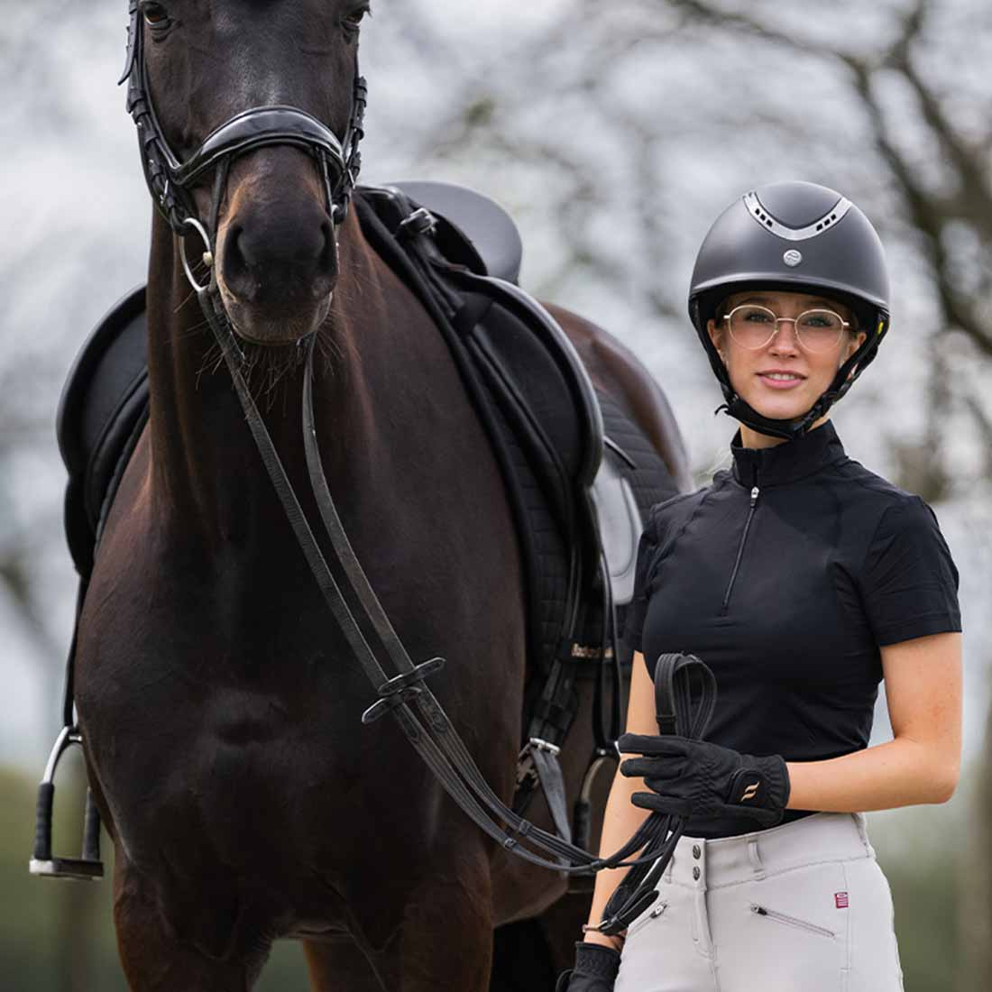 Ridhjälm EQ3 Pardus med Skruv Smooth Top Svart