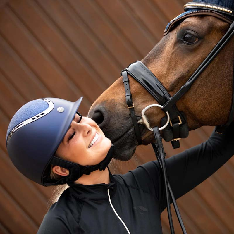 Ridhjälm EQ3 Pardus med Skruv Smooth Top Glitter Marinblå Sand