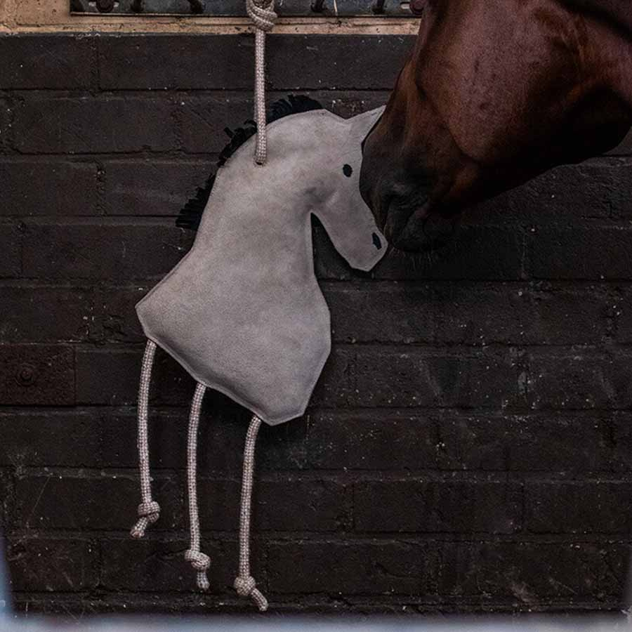 Hästleksak Horse i Mocka ECO Ljusgrå
