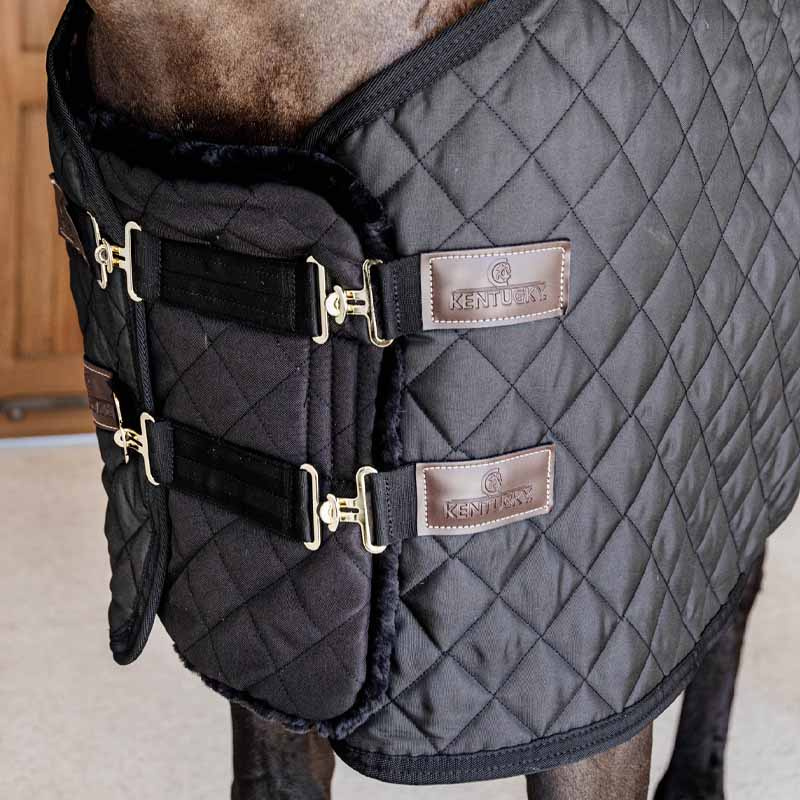 Bogbreddare Quilted with Vegan Sheepskin Svart