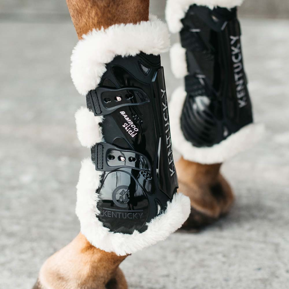 Benskydd Sheepskin Bamboo Shield Svart