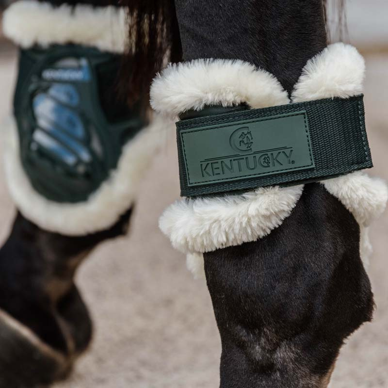 Strykkappor Young Vegan Sheepskin Mörkgrön