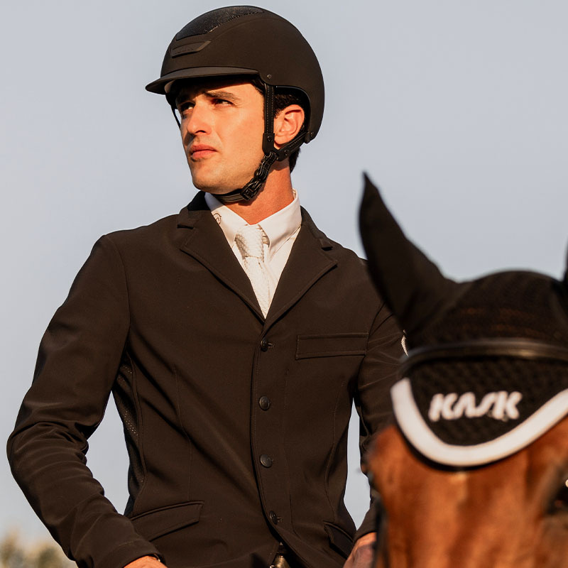 Ridhjälm Dogma Hunter Svart