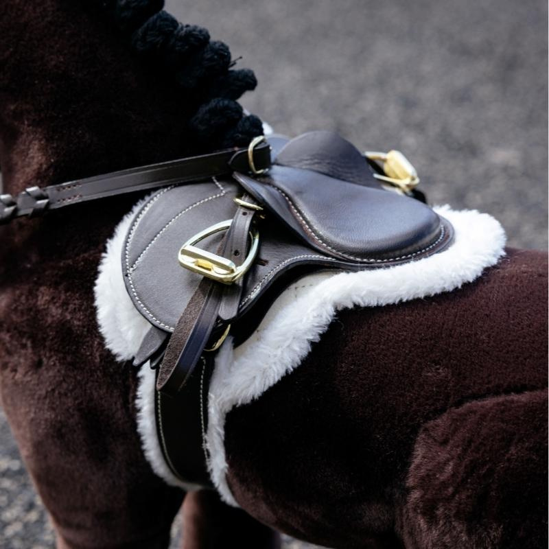 Vojlock & Sadelgjord Toy Pony Hunter Brun