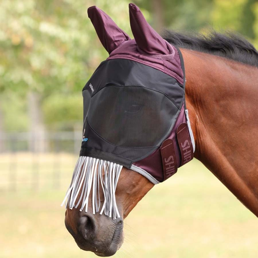 Flughuva Deluxe with Ears & Nose Fringe Vinröd