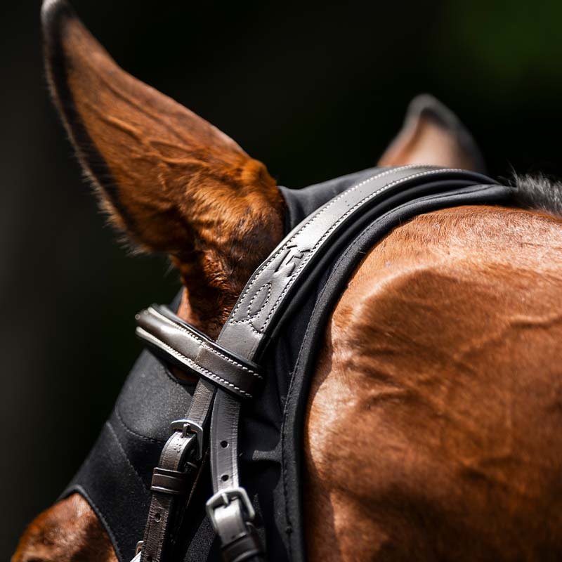 Stresshuva Ionic Svart